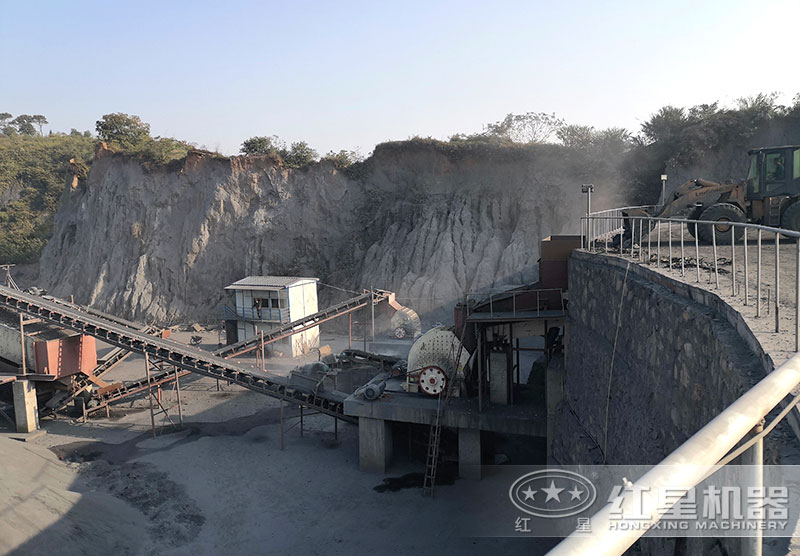 石灰石制沙錘式破碎機一套生產(chǎn)線 石灰石制沙錘式破碎機一套生產(chǎn)線