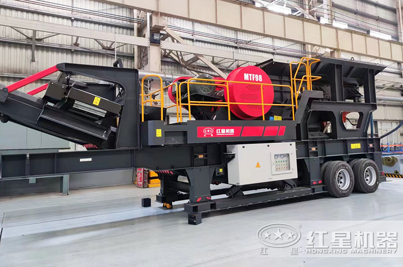 移動(dòng)顎式碎石機(jī)圖片 移動(dòng)顎式碎石機(jī)圖片