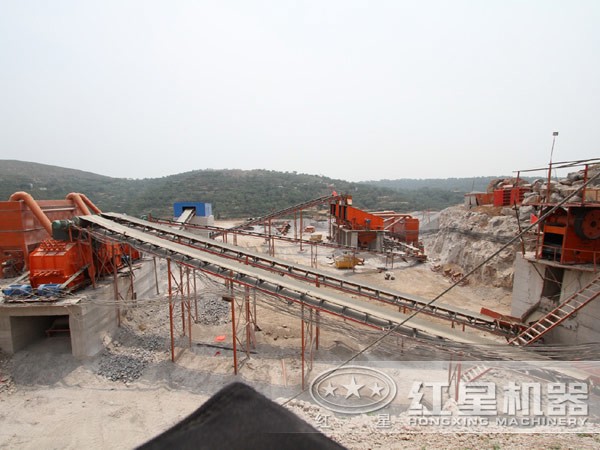 礦用細(xì)碎機(jī)作業(yè)現(xiàn)場 礦用細(xì)碎機(jī)作業(yè)現(xiàn)場