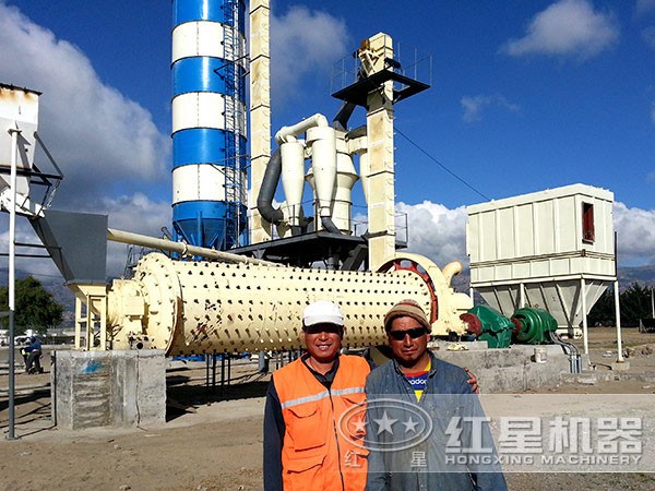 干粉球磨機(jī)客戶現(xiàn)場(chǎng)