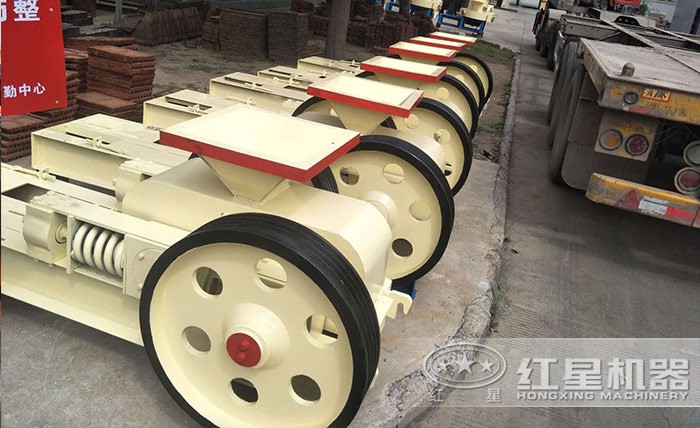 紅星頁巖對(duì)輥制砂機(jī) 紅星頁巖對(duì)輥制砂機(jī)