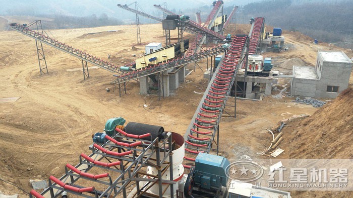 砂石骨料生產(chǎn)線現(xiàn)場(chǎng)