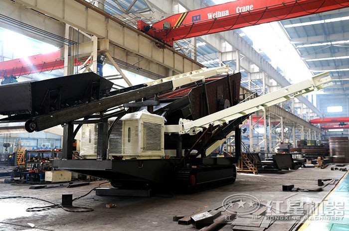 移動(dòng)石頭破碎機(jī)車(chē)間生產(chǎn)中 移動(dòng)石頭破碎機(jī)車(chē)間生產(chǎn)中