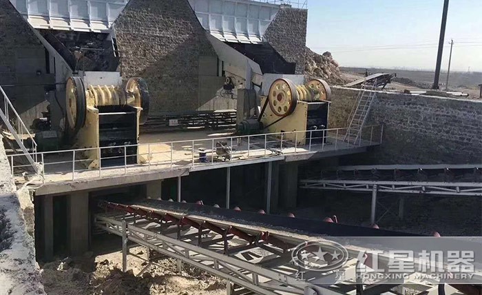 花崗巖顎破粗碎現(xiàn)場 花崗巖顎破粗碎現(xiàn)場