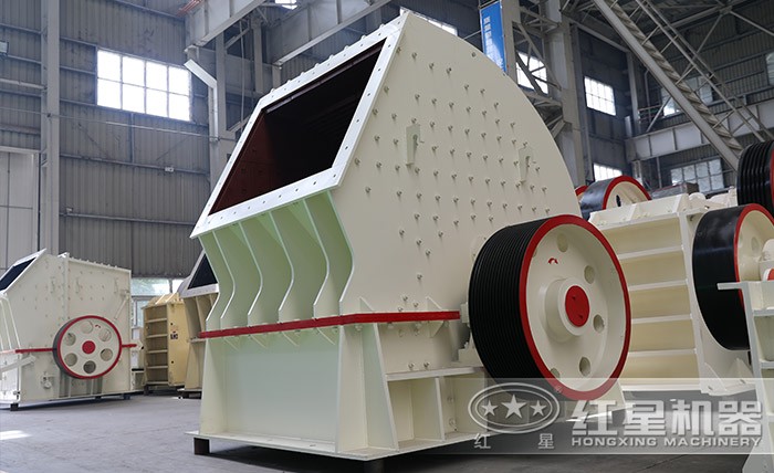 粗碎礦山錘式破碎機(jī) 粗碎礦山錘式破碎機(jī)