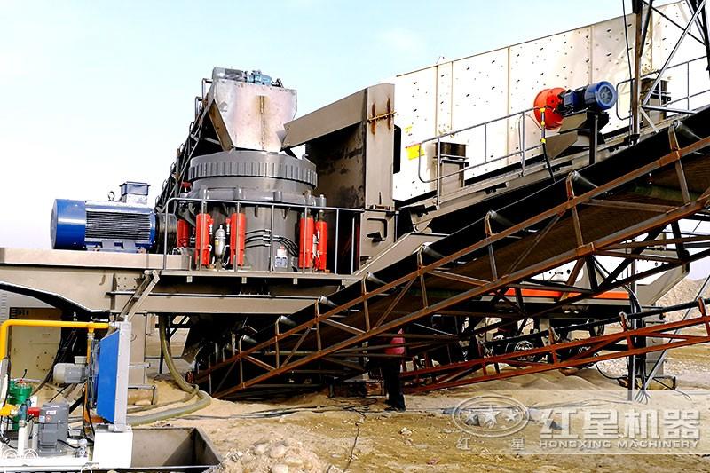 紅星安徽客戶配置可移動式打石頭機(jī)器，便捷性更好