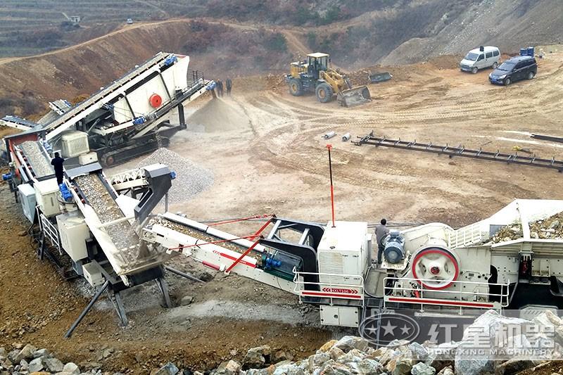 履帶移動(dòng)石子沙石機(jī)，三機(jī)聯(lián)合，破碎