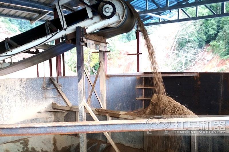 移動(dòng)式制砂機(jī)現(xiàn)場(chǎng)物料展示