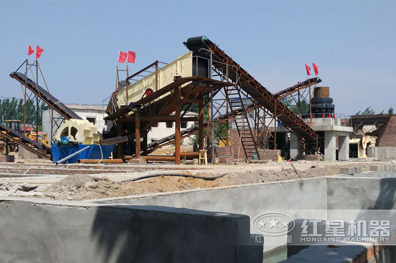 鵝卵石制砂、洗砂現(xiàn)場