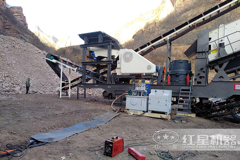 輪胎式移動(dòng)河卵石破碎制砂機(jī)現(xiàn)場
