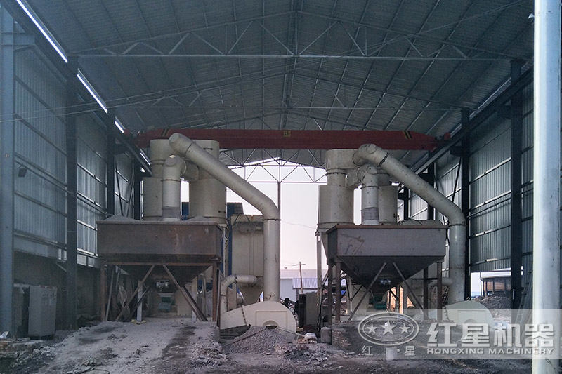 小型打石粉機(jī)現(xiàn)場