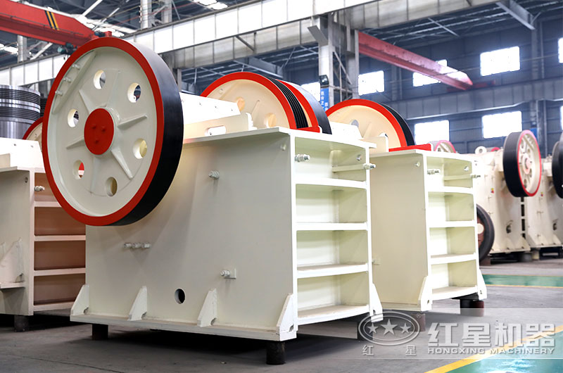 鄂破工作穩(wěn)定，破碎力度強，適合各種石料廠