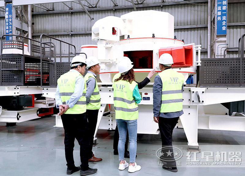 用戶在石頭制砂機車間，上午參觀下午下單