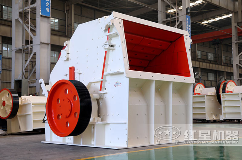 反擊式破碎機(jī)，轉(zhuǎn)子較大的轉(zhuǎn)動慣量