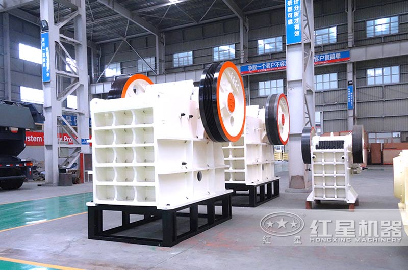 鄂式破碎機(jī)，粗碎力度強(qiáng)