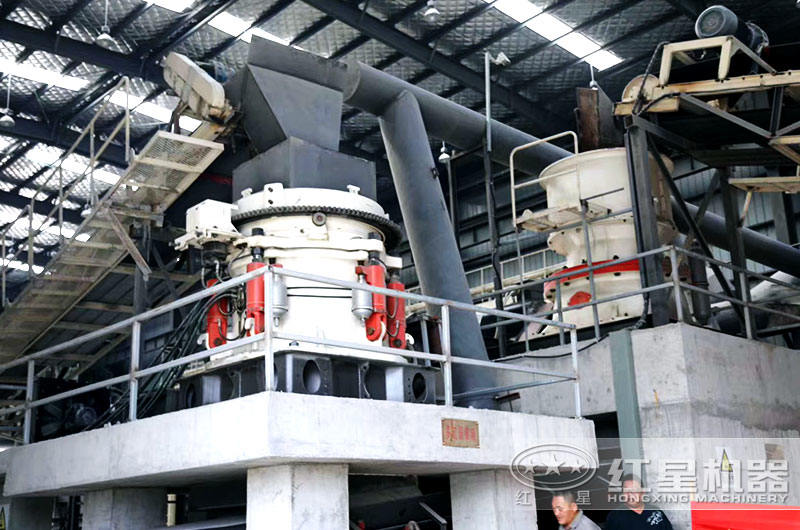 硬物料碎石場(chǎng)，圓錐式破碎機(jī)現(xiàn)場(chǎng)