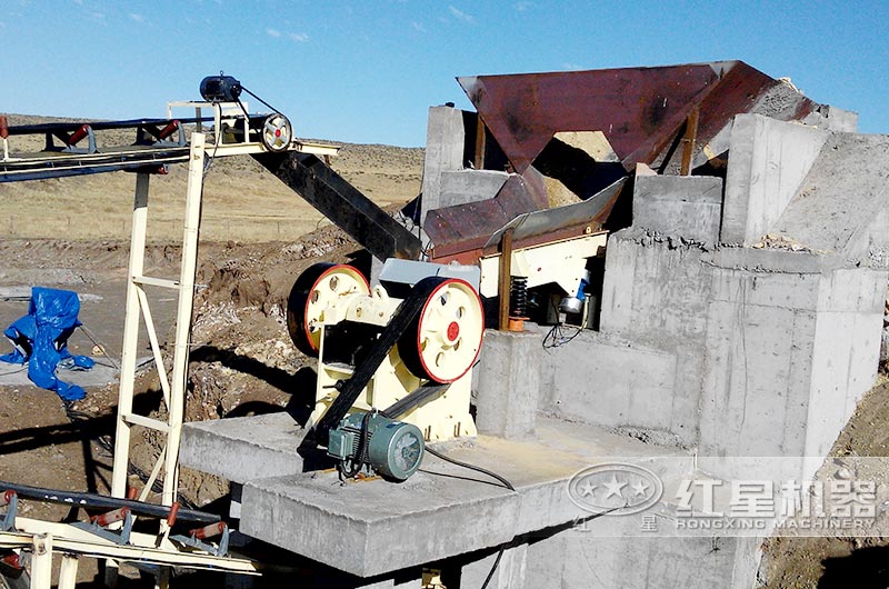 山東石料場(chǎng)——配置1060顎破機(jī)，時(shí)產(chǎn)350t/h