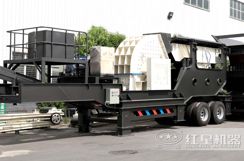 移動(dòng)式pcz重錘破碎機(jī)，上圖