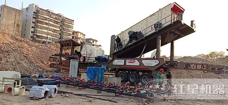 移動打石機(jī)客戶現(xiàn)場